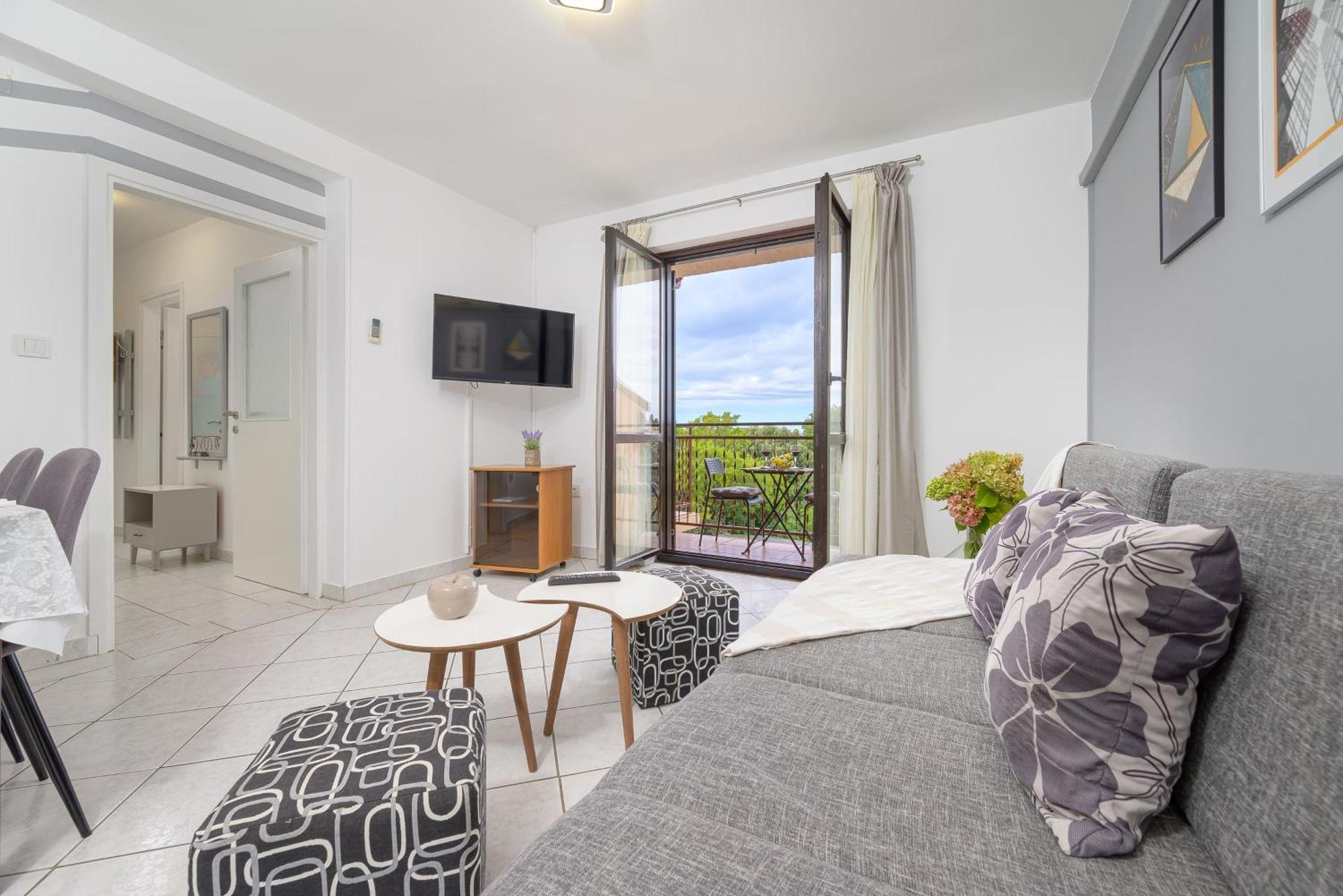 Stilvoll Eingerichtete 4 *